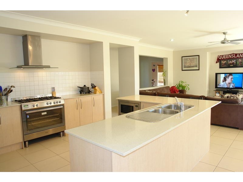 7 Springbrook Place, Moggill QLD 4070